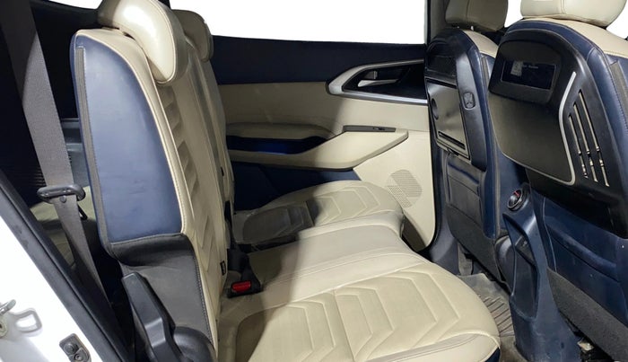 2022 KIA CARENS LUXURY 1.5 DIESEL 7 STR, Diesel, Manual, 59,624 km, Right Side Rear Door Cabin