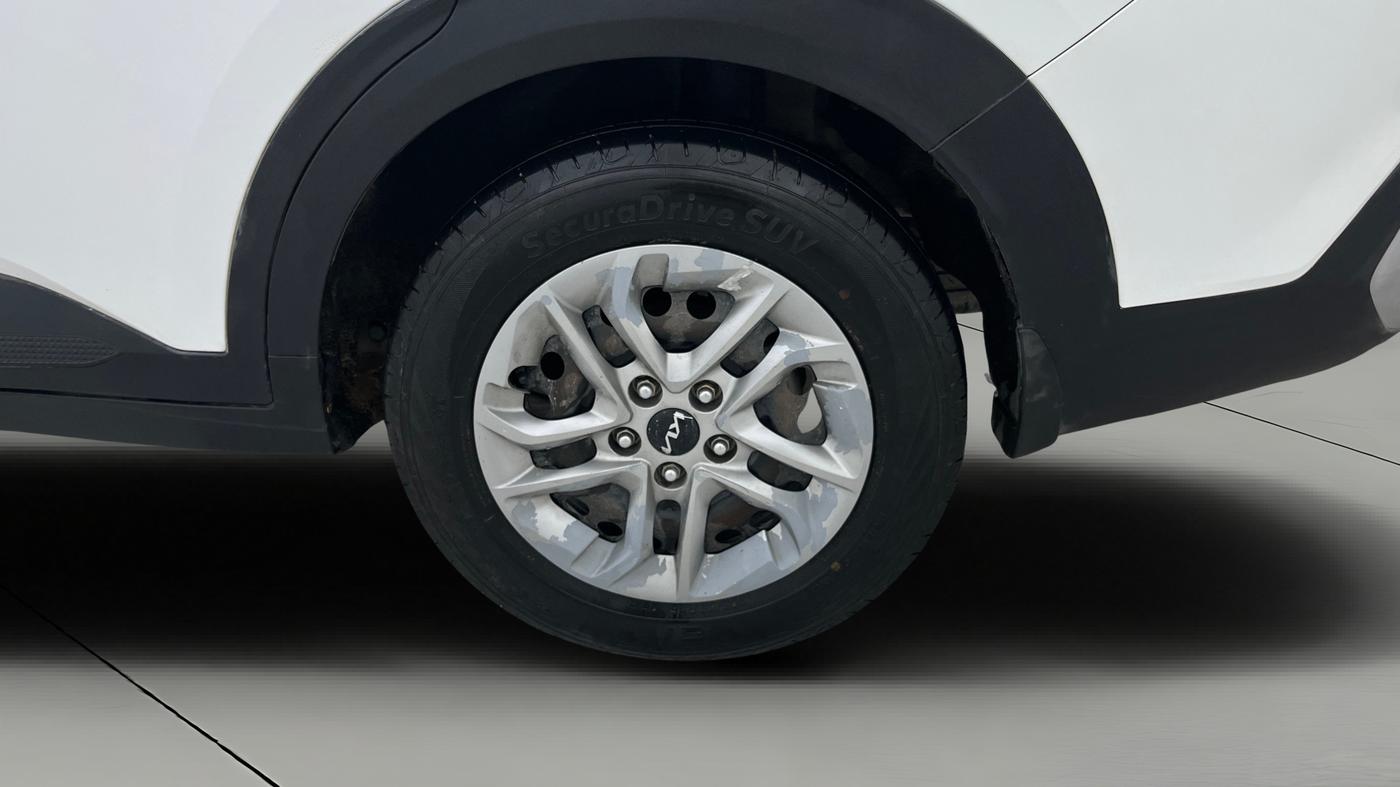 2022 KIA CARENS PRESTIGE PLUS 1.5 DIESEL 7 STR, Diesel, Manual, 83,129 km, Left Rear Wheel