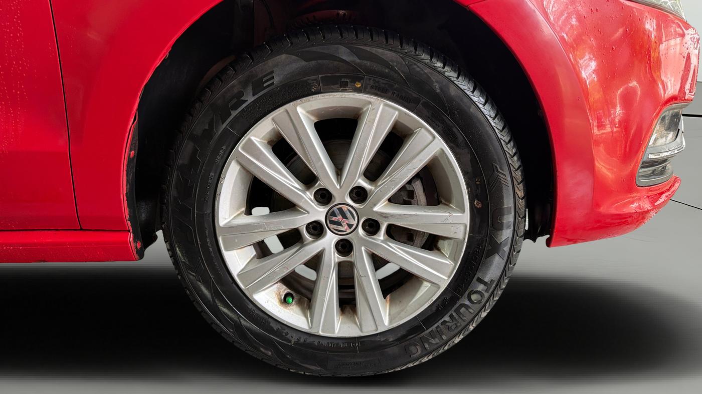 2015 Volkswagen Polo GT TSI AT, Petrol, Automatic, 54,400 km, Right Front Wheel