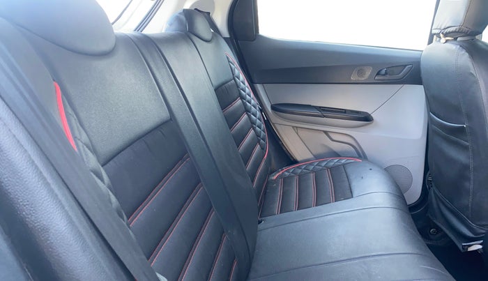 2022 Tata Tiago XT (O) PETROL, Petrol, Manual, 30,136 km, Right Side Rear Door Cabin