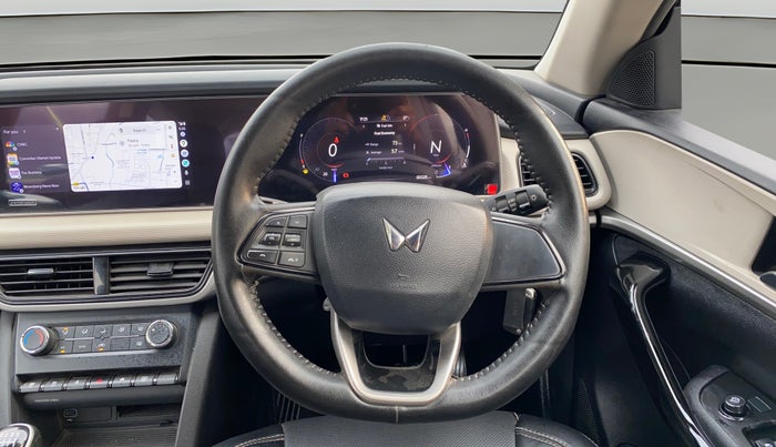 2022 Mahindra XUV700 AX 5 P MT 5 STR, Petrol, Manual, 69,318 km, Steering Wheel Close Up
