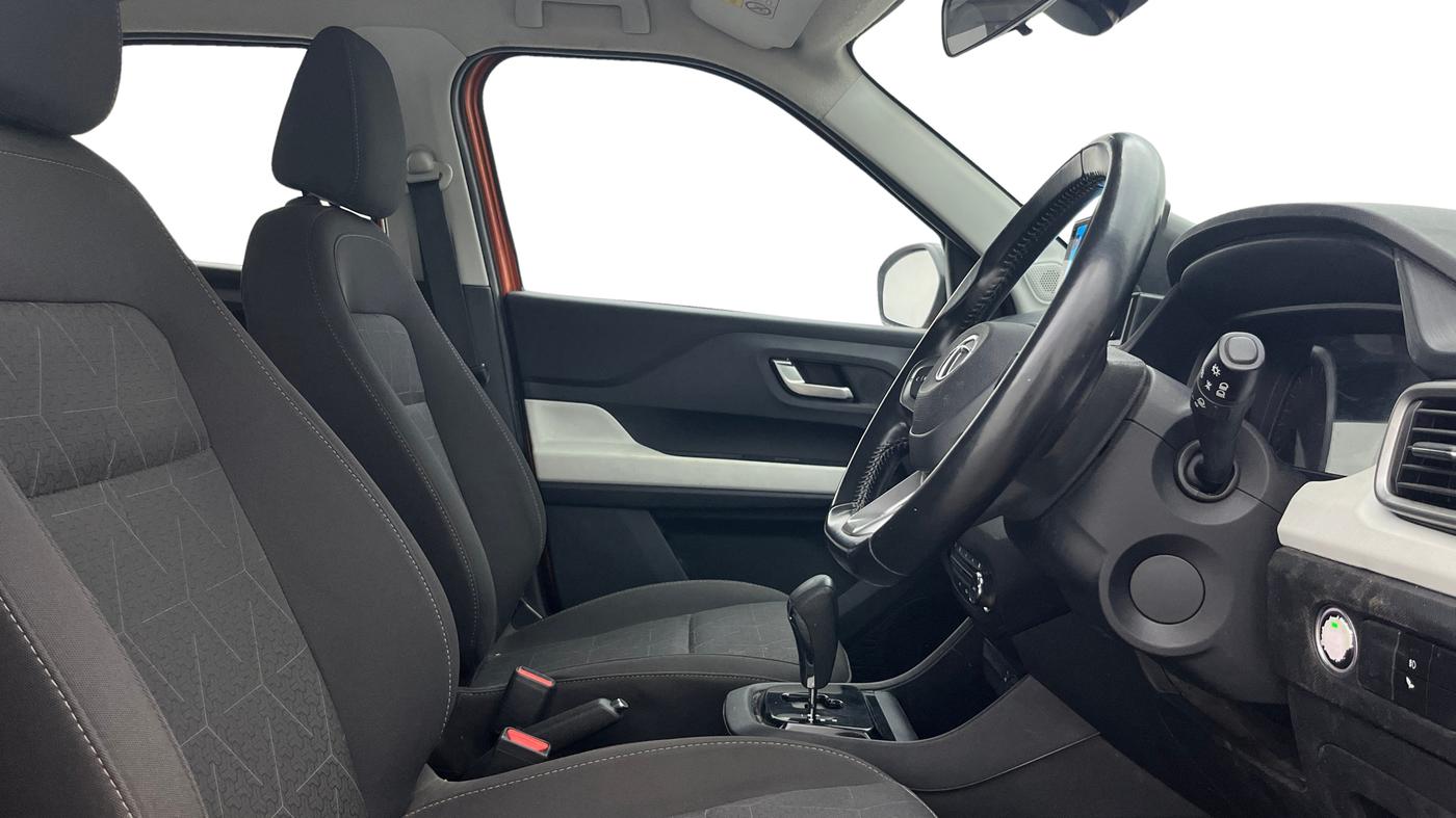 2022 Tata PUNCH CREATIVE  AMT, Petrol, Automatic, 30,558 km, Right Side Front Door Cabin