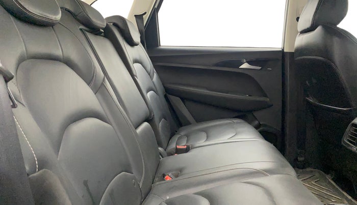 2019 MG HECTOR SHARP 1.5 DCT PETROL, Petrol, Automatic, 87,974 km, Right Side Rear Door Cabin