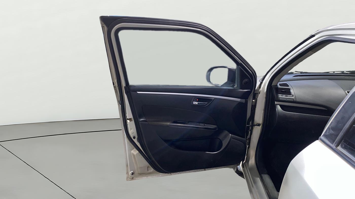 2013 Maruti Swift VXI, Petrol, Manual, 73,470 km, LHS Front Door