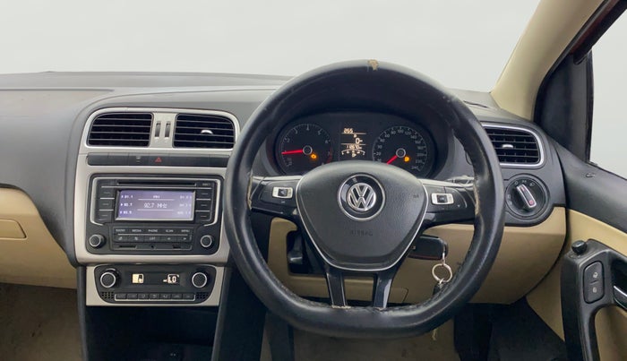 2014 Volkswagen Polo HIGHLINE1.2L, Petrol, Manual, 1,12,625 km, Steering Wheel Close Up