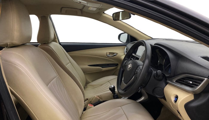 2018 Toyota YARIS V MT, Petrol, Manual, 53,957 km, Right Side Front Door Cabin