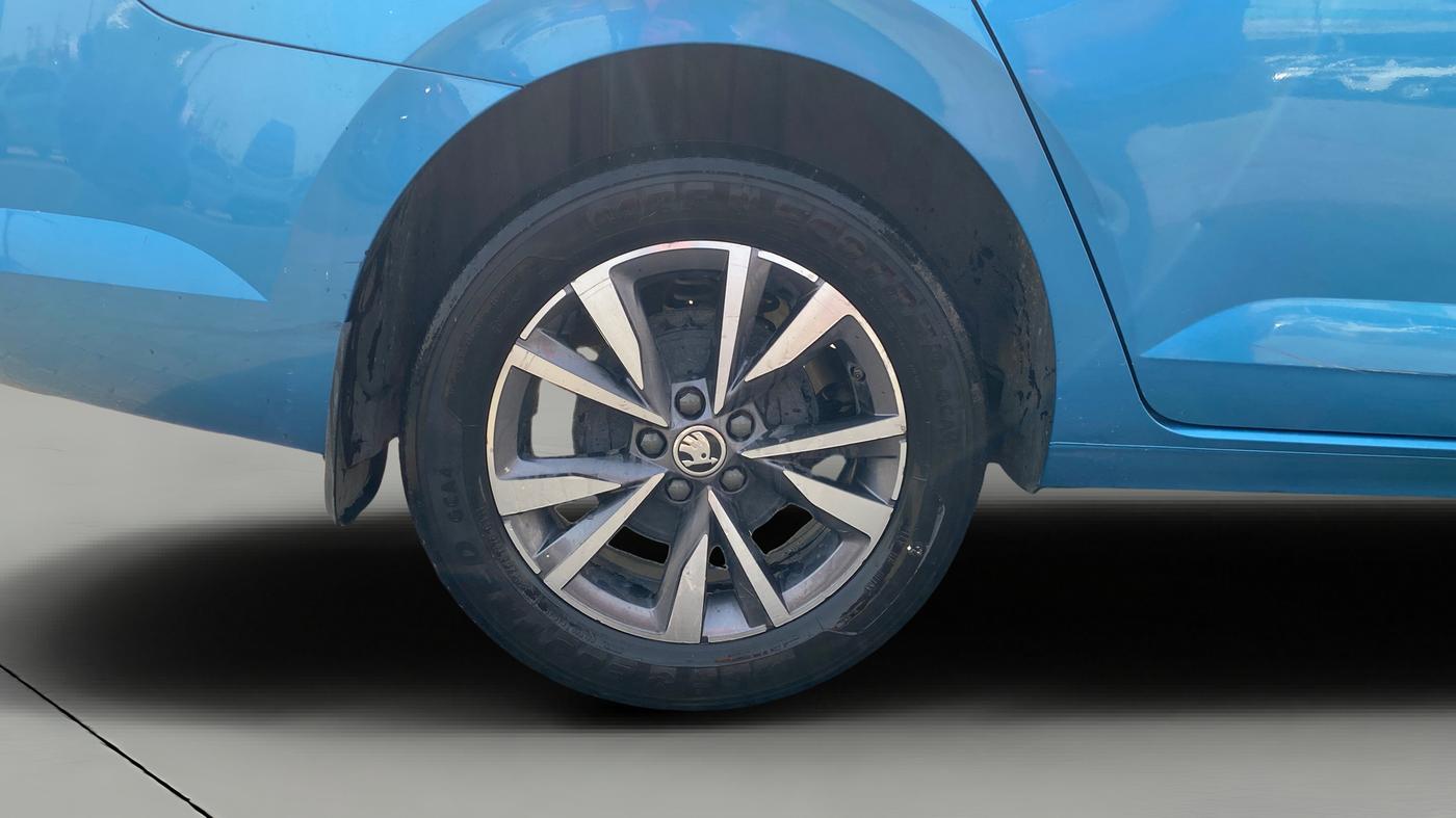 2023 Skoda SLAVIA STYLE 1.0L TSI MT, Petrol, Manual, 1,03,155 km, Right Rear Wheel