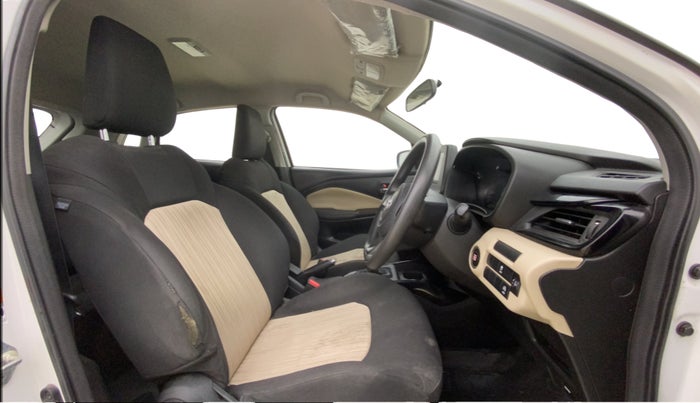 2023 Toyota Glanza G AMT, Petrol, Automatic, 1,31,108 km, Right Side Front Door Cabin