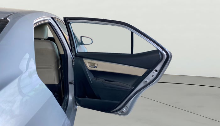 2015 Toyota Corolla Altis VL CVT PETROL, Petrol, Automatic, 1,38,199 km, RHS Rear Door