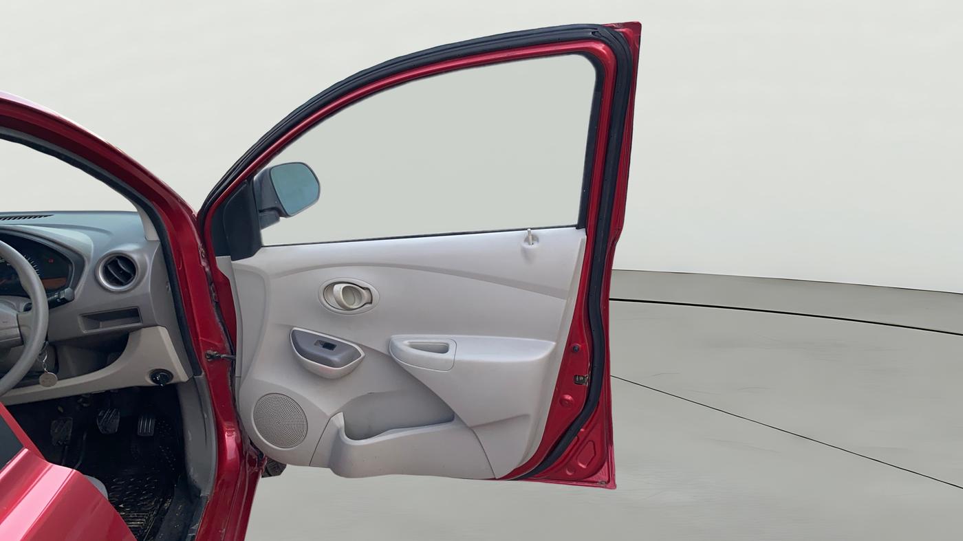 2014 Datsun Go T, Petrol, Manual, 77,725 km, RHS Front Door