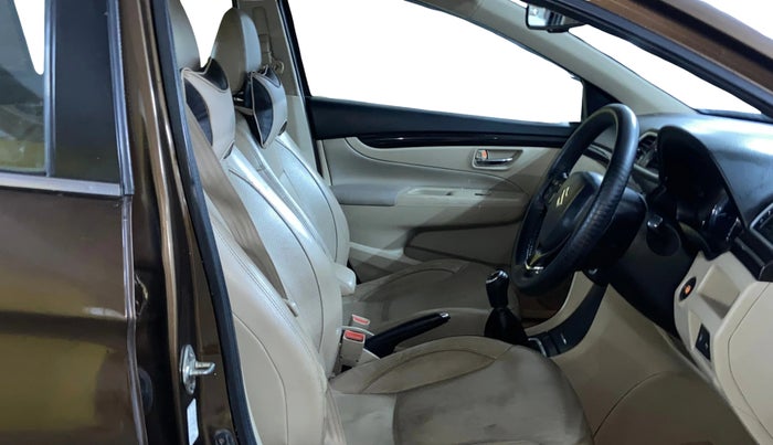 2017 Maruti Ciaz ALPHA DIESEL 1.3, Diesel, Manual, 1,39,590 km, Right Side Front Door Cabin