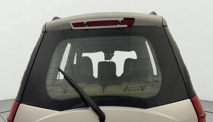 2017 Mahindra XUV500 W6 AT, Diesel, Automatic, 1,01,564 km, Rear Windshield