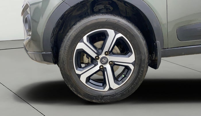 2022 Tata NEXON XZA PLUS DIESEL, Diesel, Automatic, 39,233 km, Left Front Wheel