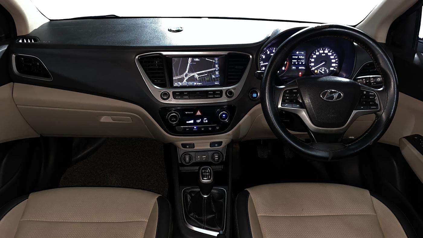 2018 Hyundai Verna 1.6 VTVT SX O, Petrol, Manual, 36,408 km, Dashboard