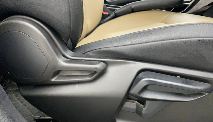 2022 Tata NEXON XZA PLUS (PREMIUM) KAZIRANGA DIESEL, Diesel, Automatic, 33,130 km, Driver Side Adjustment Panel
