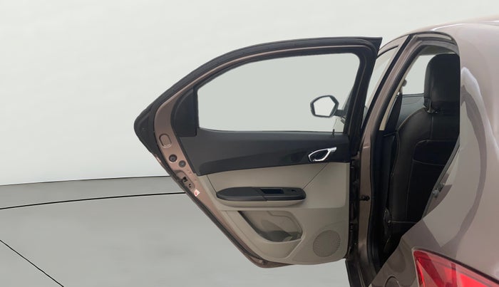 2018 Tata Tiago XZ PETROL, Petrol, Manual, 13,875 km, LHS Rear Door