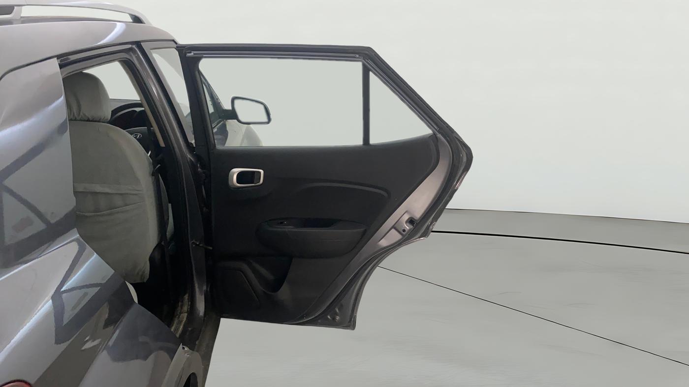 2022 Hyundai VENUE S+ 1.2, Petrol, Manual, 32,071 km, RHS Rear Door