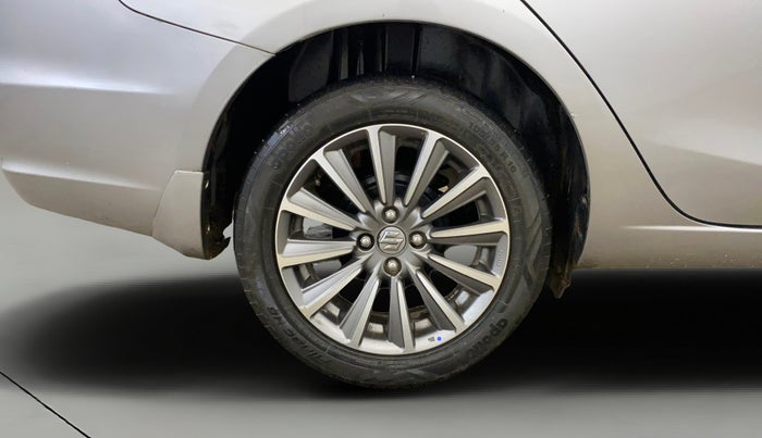 2018 Maruti Ciaz ALPHA  AT 1.5 SHVS PETROL, Petrol, Automatic, 62,754 km, Right Rear Wheel