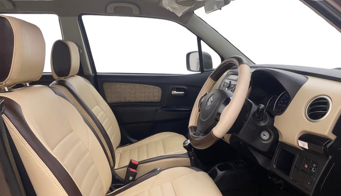 2017 Maruti Wagon R 1.0 VXI, Petrol, Manual, 30,222 km, Right Side Front Door Cabin