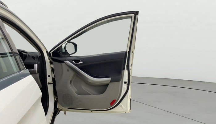 2018 Tata NEXON XZA PLUS DIESEL, Diesel, Automatic, 80,316 km, RHS Front Door