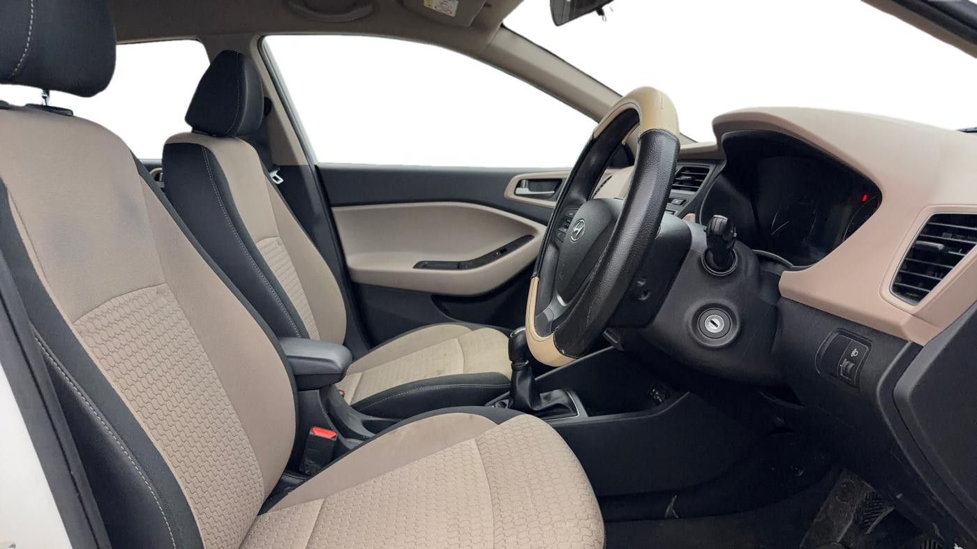 2017 Hyundai Elite i20 SPORTZ 1.2, Petrol, Manual, 35,672 km, Right Side Front Door Cabin