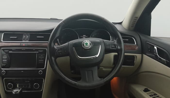 2013 Skoda Superb ELEGANCE 1.8 TSI AT, Petrol, Automatic, 88,569 km, Steering Wheel Close Up