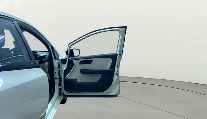 2022 Tata ALTROZ XE PETROL, Petrol, Manual, 52,894 km, RHS Front Door