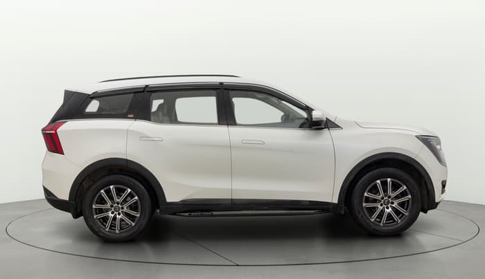 2021 Mahindra XUV700 AX 7 P MT 7 STR, Petrol, Manual, 36,585 km, Right Side View