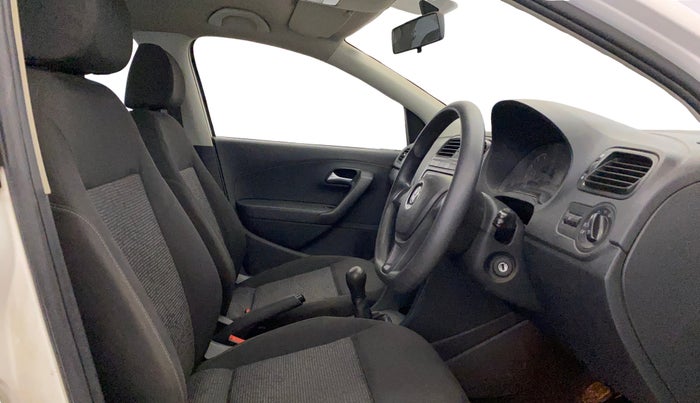 2016 Volkswagen Polo COMFORTLINE 1.2L, Petrol, Manual, 88,927 km, Right Side Front Door Cabin