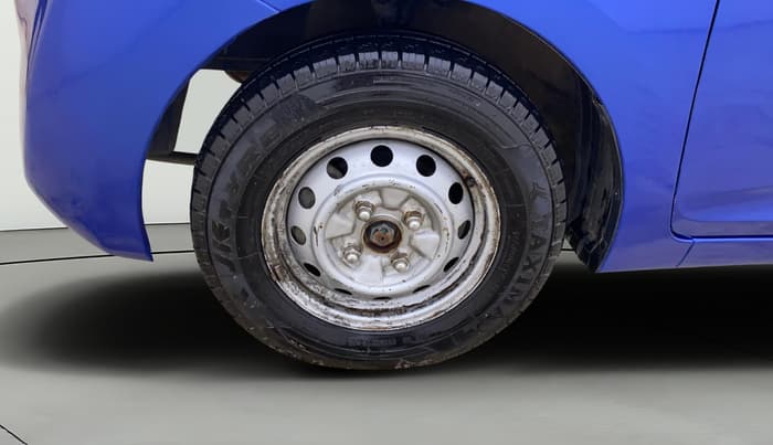 2016 Hyundai Eon ERA +, CNG, Manual, 57,982 km, Left Front Wheel