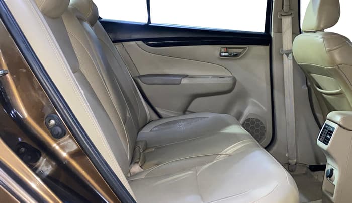 2015 Maruti Ciaz ZXI+, Petrol, Manual, 53,318 km, Right Side Rear Door Cabin
