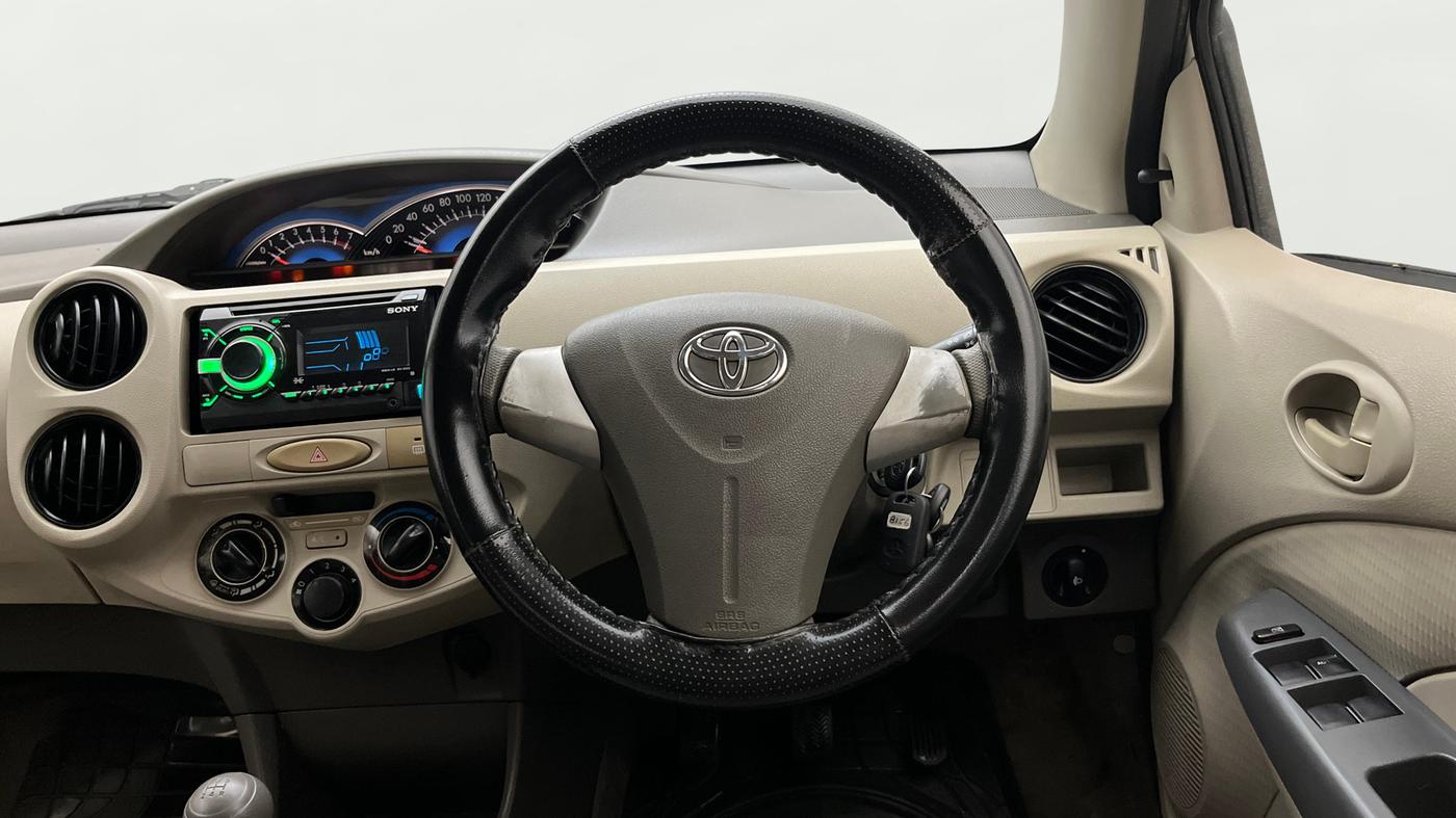2016 Toyota Etios G, Petrol, Manual, 27,162 km, Steering Wheel Close Up