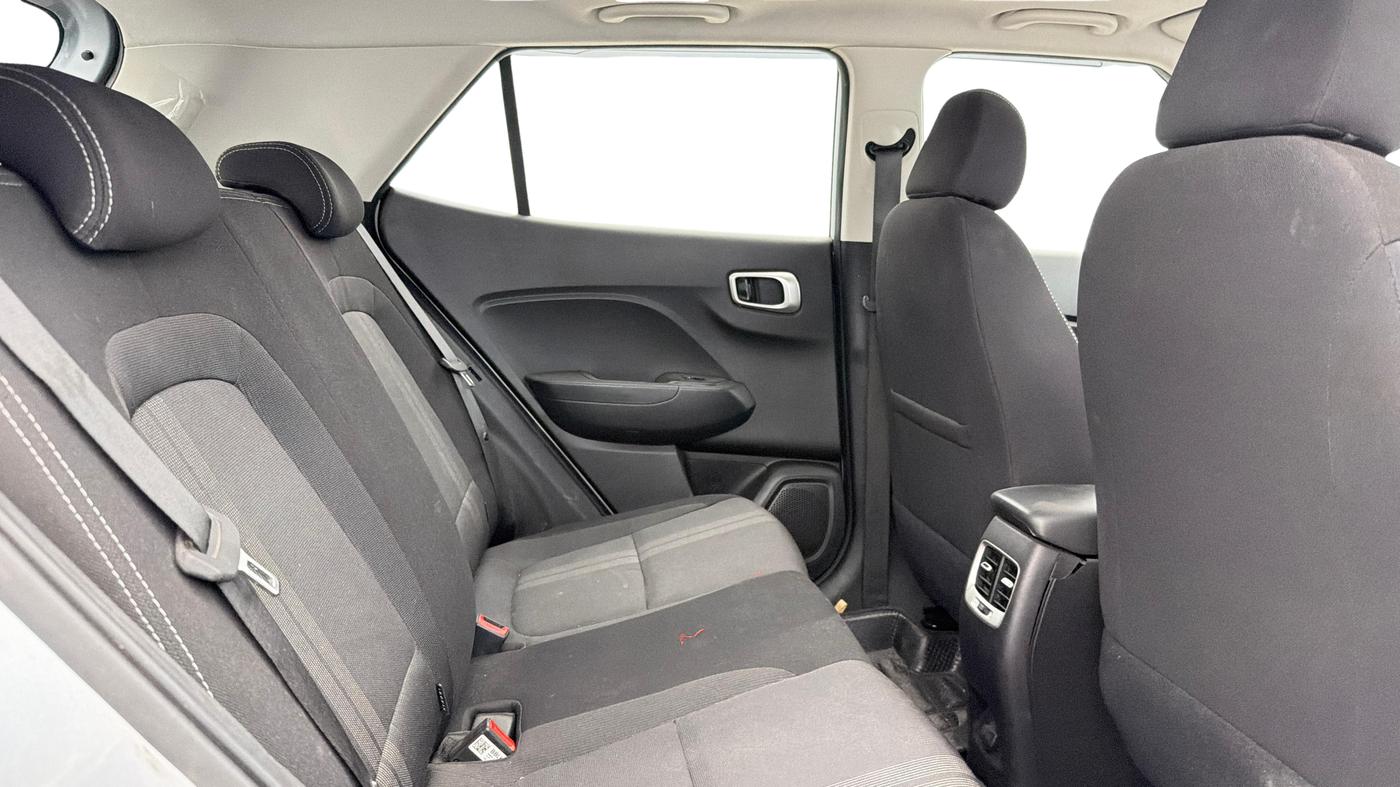 2022 Hyundai VENUE SX (O) 1.5 CRDI, Diesel, Manual, 44,392 km, Right Side Rear Door Cabin