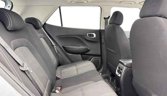2022 Hyundai VENUE SX (O) 1.5 CRDI, Diesel, Manual, 44,392 km, Right Side Rear Door Cabin