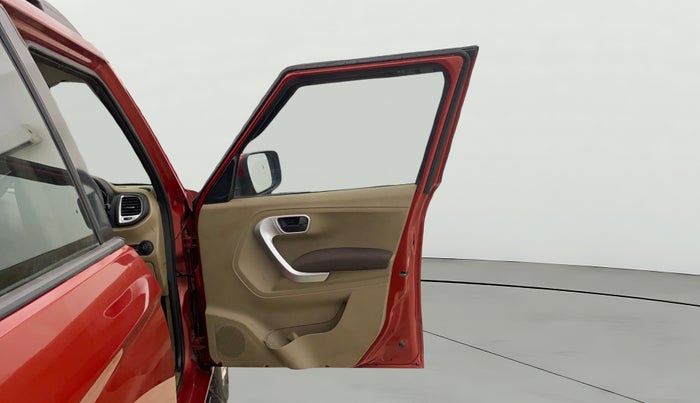 2015 Mahindra TUV300 T8, Diesel, Manual, 88,311 km, RHS Front Door