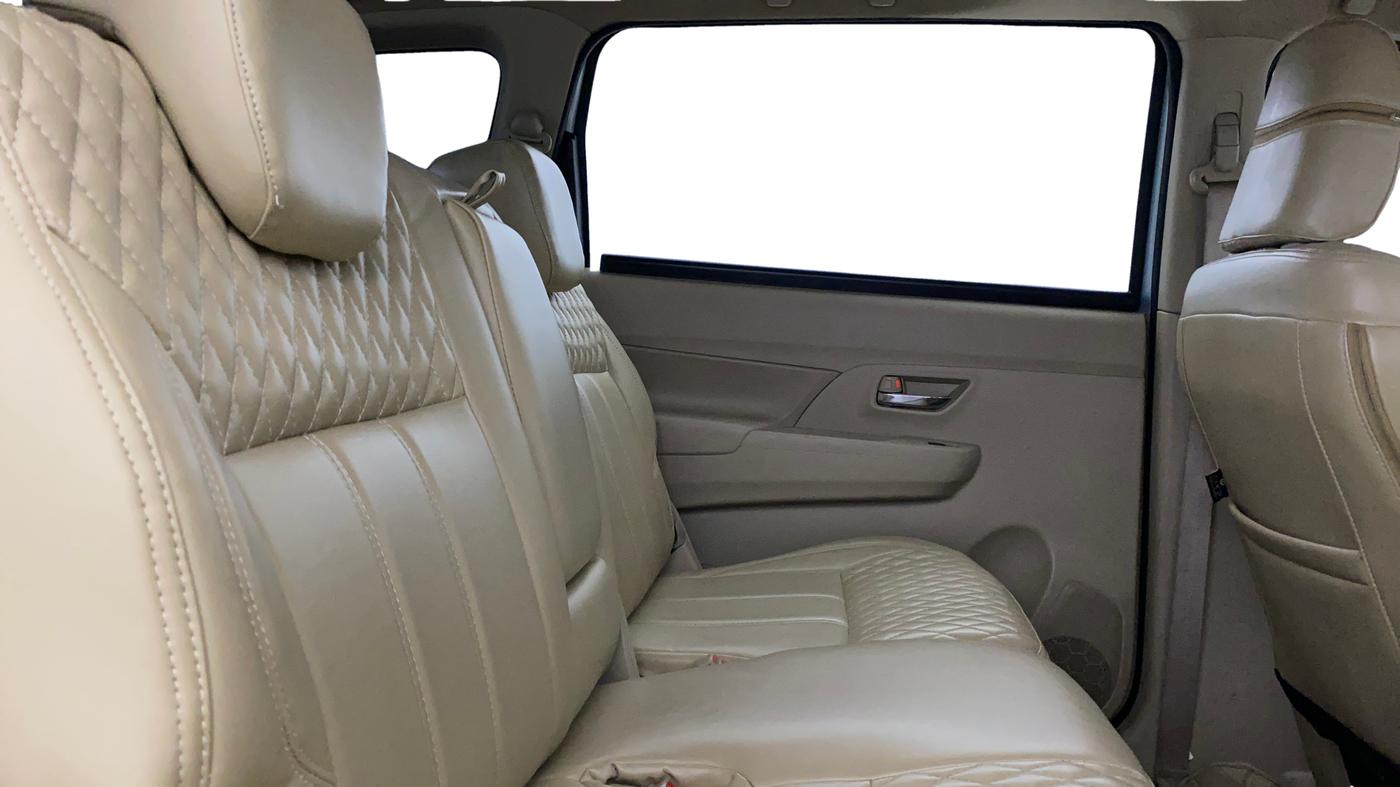 2023 Maruti Ertiga ZXI+ SHVS, Petrol, Manual, 24,284 km, Right Side Rear Door Cabin