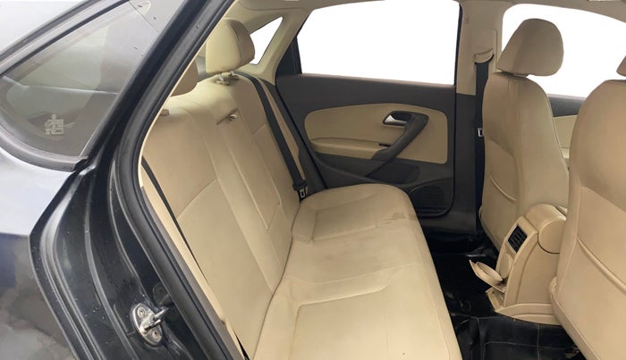 2016 Volkswagen Vento HIGHLINE 1.5 AT, Diesel, Automatic, 1,39,735 km, Right Side Rear Door Cabin