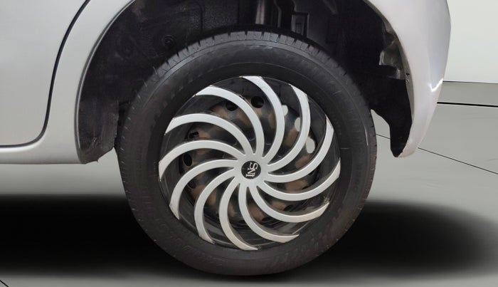 2013 Toyota Etios Liva GD, Diesel, Manual, 1,48,316 km, Left Rear Wheel