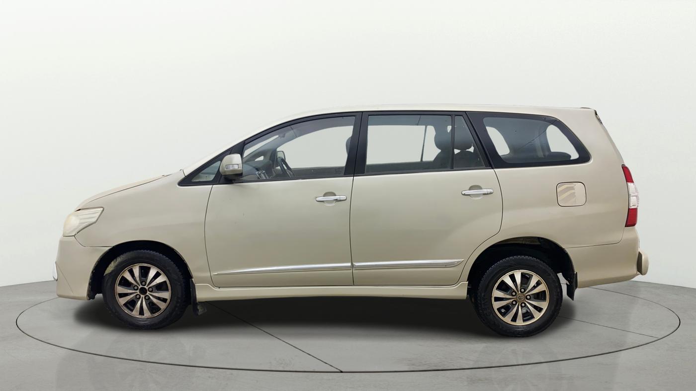 2015 Toyota Innova 2.5 VX 7 STR, Diesel, Manual, 94,748 km, Left Side