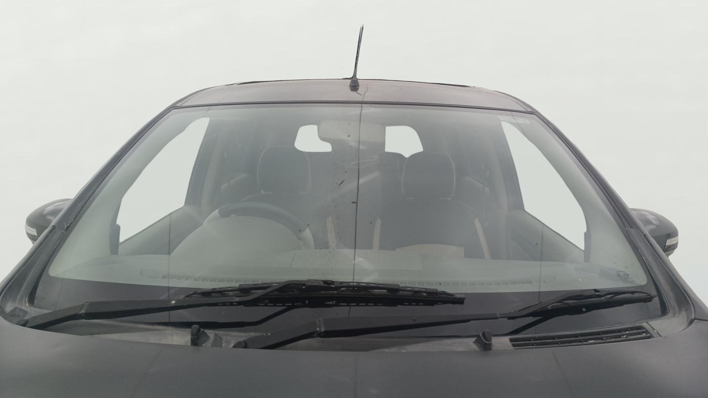2014 Maruti Ertiga ZXI, Petrol, Manual, 1,22,203 km, Front Windshield