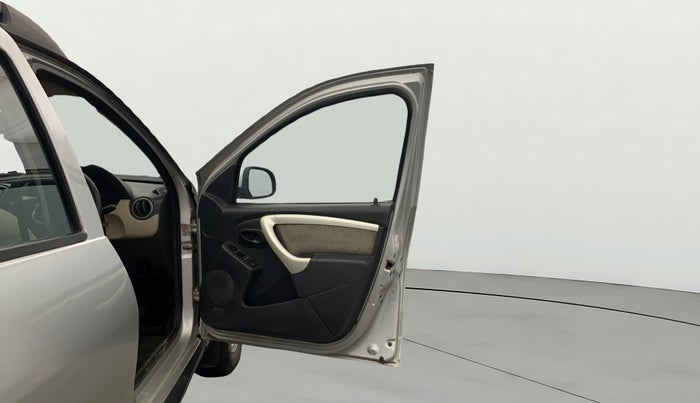 2013 Renault Duster 85 PS RXL DIESEL, Diesel, Manual, 1,49,882 km, RHS Front Door