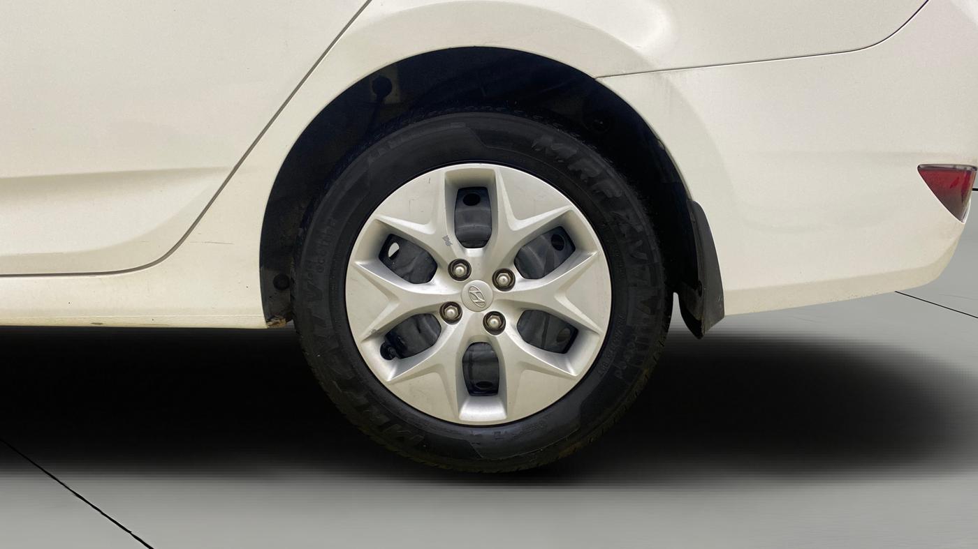 2015 Hyundai Verna 1.4 VTVT, Petrol, Manual, 48,949 km, Left Rear Wheel
