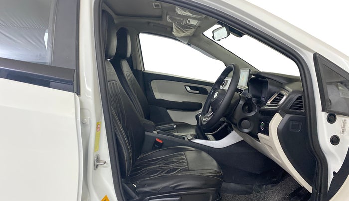 2025 Tata ALTROZ XZ Plus (S) Lux CNG , CNG, Manual, 2,833 km, Right Side Front Door Cabin