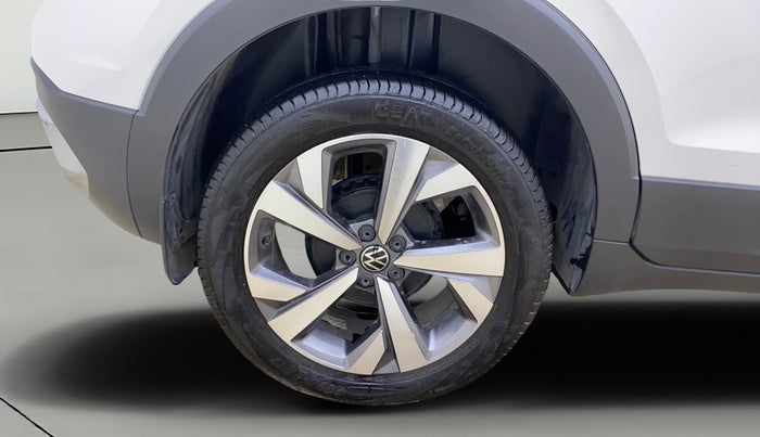 2025 Volkswagen TAIGUN TOPLINE 1.0 TSI AT, Petrol, Automatic, 5,074 km, Right Rear Wheel