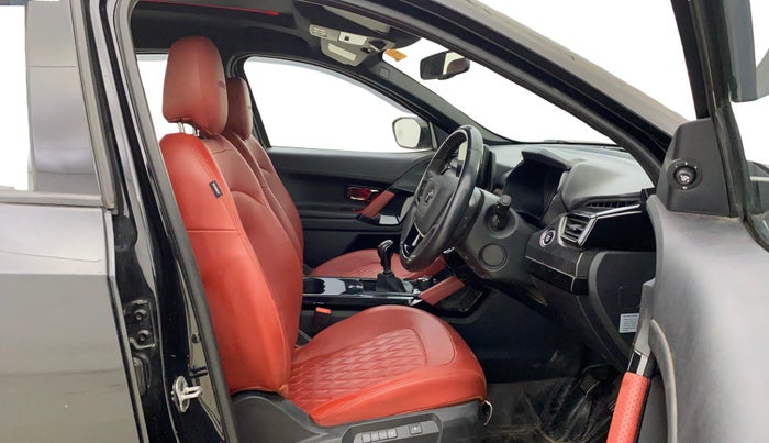 2023 Tata Safari XZ PLUS 2.0L RED DARK EDITION 6 STR MT, Diesel, Manual, 53,078 km, Right Side Front Door Cabin