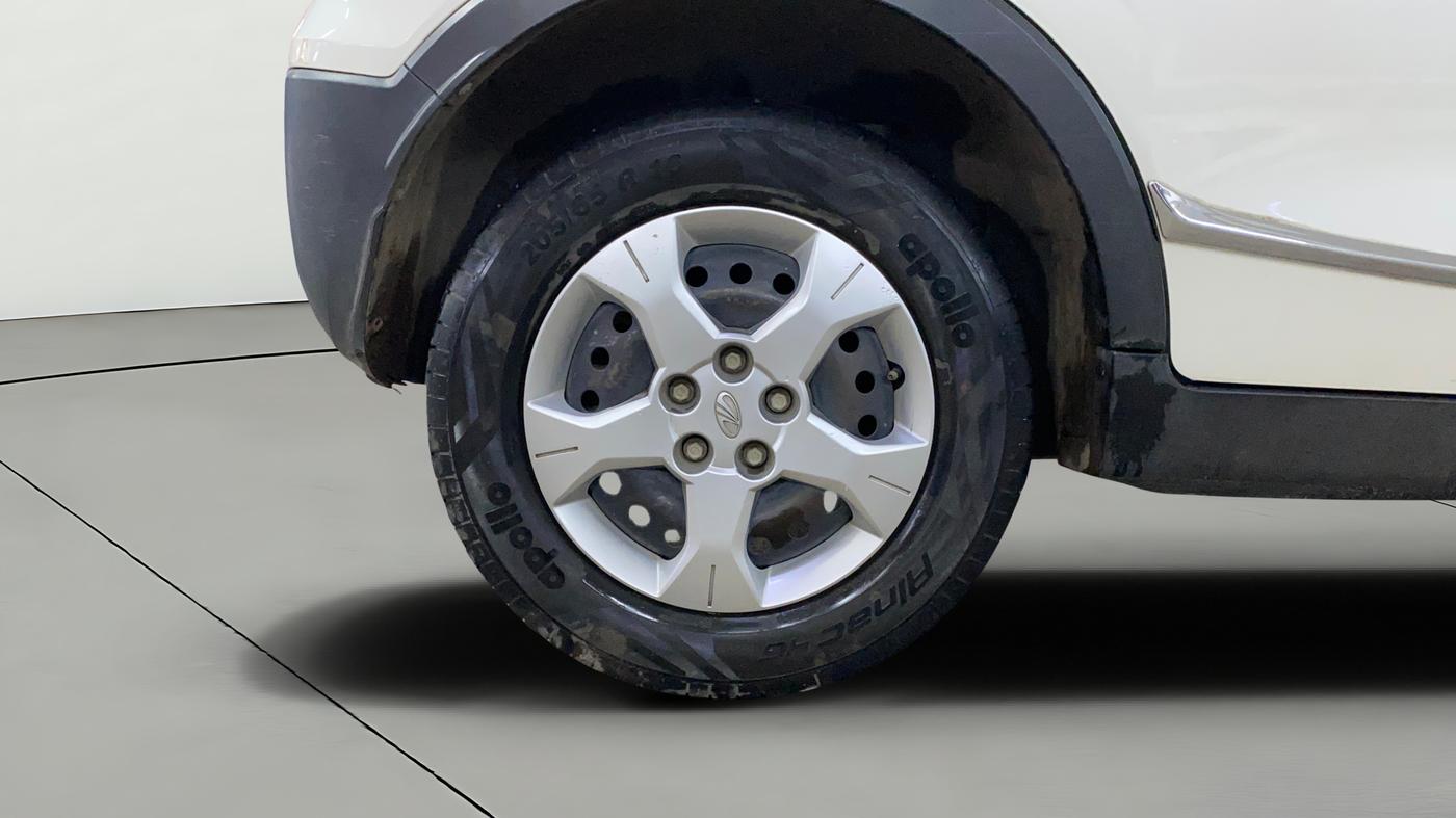 2022 Mahindra XUV300 W6 1.5 DIESEL AMT, Diesel, Automatic, 41,647 km, Right Rear Wheel