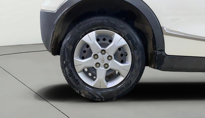 2022 Mahindra XUV300 W6 1.5 DIESEL AMT, Diesel, Automatic, 24,304 km, Right Rear Wheel