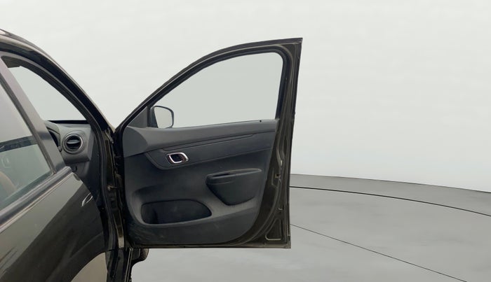 2020 Renault Kwid RXT 1.0 AMT (O), Petrol, Automatic, 1,19,976 km, RHS Front Door