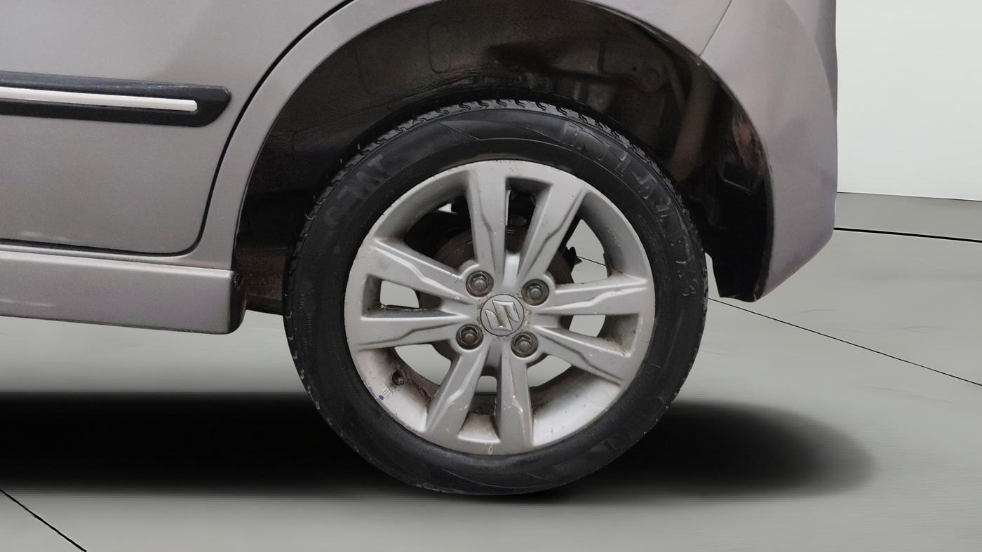 2014 Maruti Wagon R Stingray VXI, Petrol, Manual, 63,999 km, Left Rear Wheel