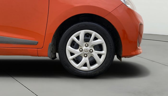 2019 Hyundai Grand i10 MAGNA AT 1.2 KAPPA VTVT, Petrol, Automatic, 38,753 km, Right Front Wheel